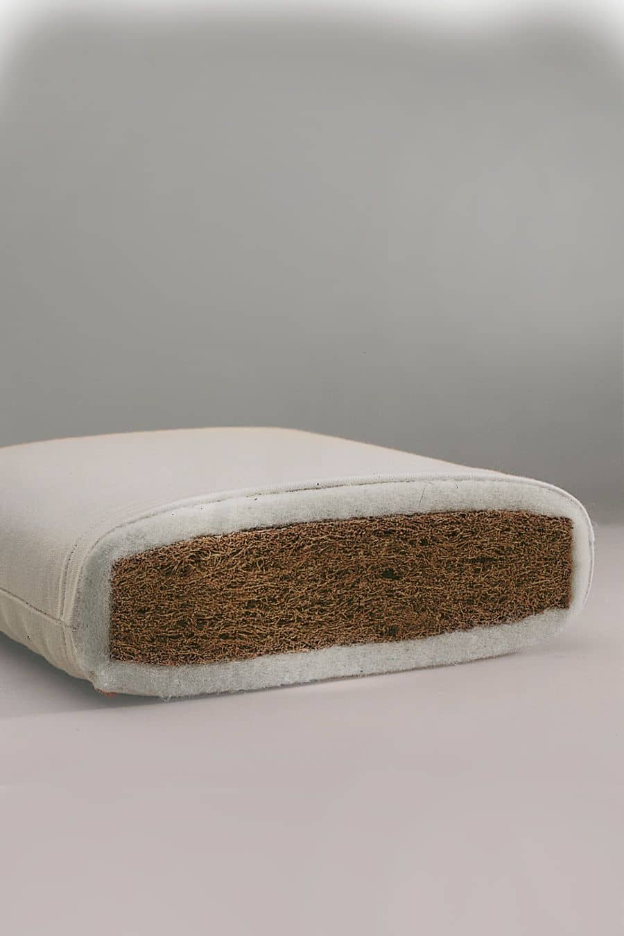 Querschnitt von Kindermatratze mit 70x140cm aus bio Wolle (kbT), latexiertem Kokos und bio Baumwolle (kbA) vom Finkhof