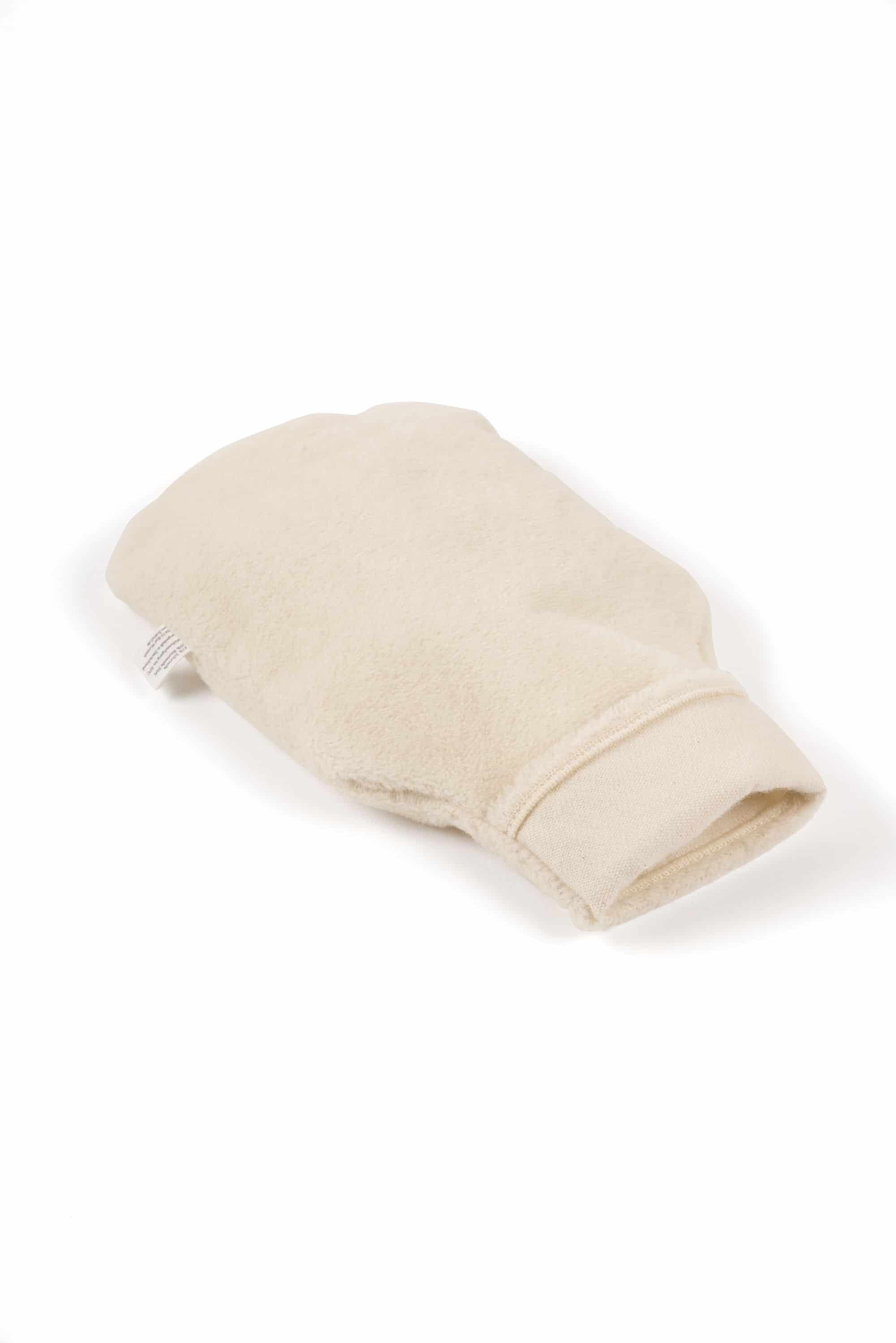 naturweißer Wärmflaschenbezug aus Lammflor mit bio Baumwolle (kbA) vom Finkhof, Freisteller