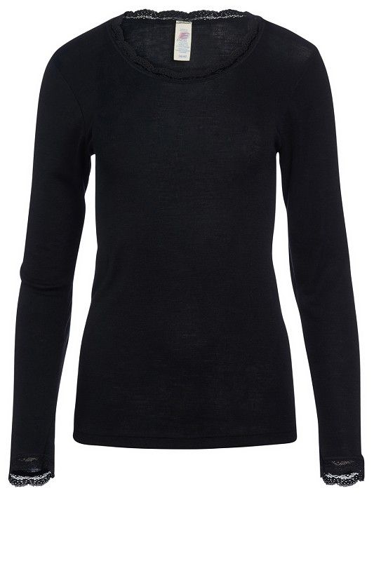 schwarzes Langarmshirt mit Rundhalsausschnitt und romantischer Spitze aus bio Wolle (kbT) und Seide, Freisteller