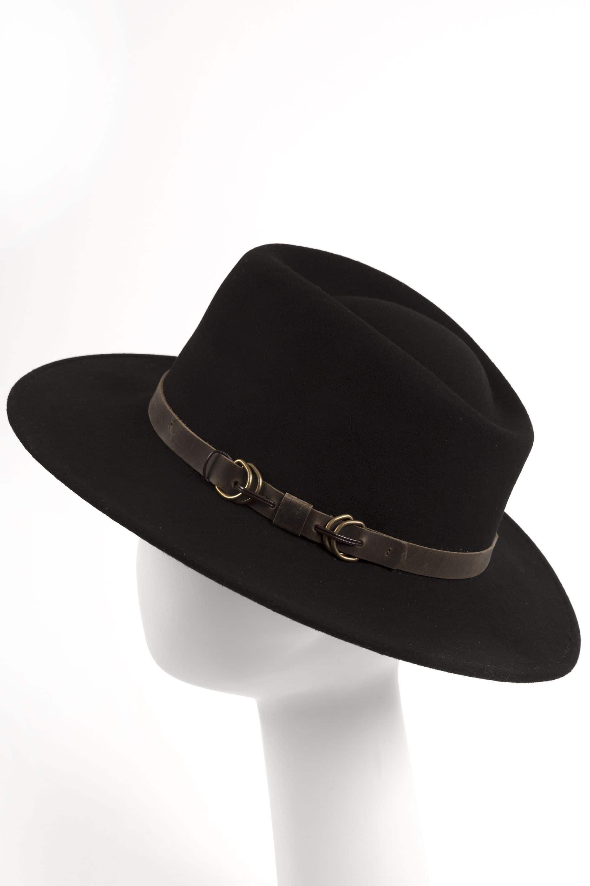 Puppenkopf mit schwarzem Walkhut