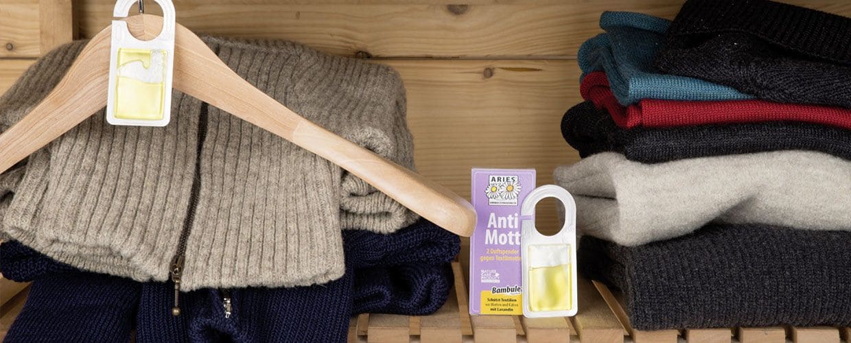 Aries Anti Mott gegen Kleidermotten in Schrank mit Wollkleidung