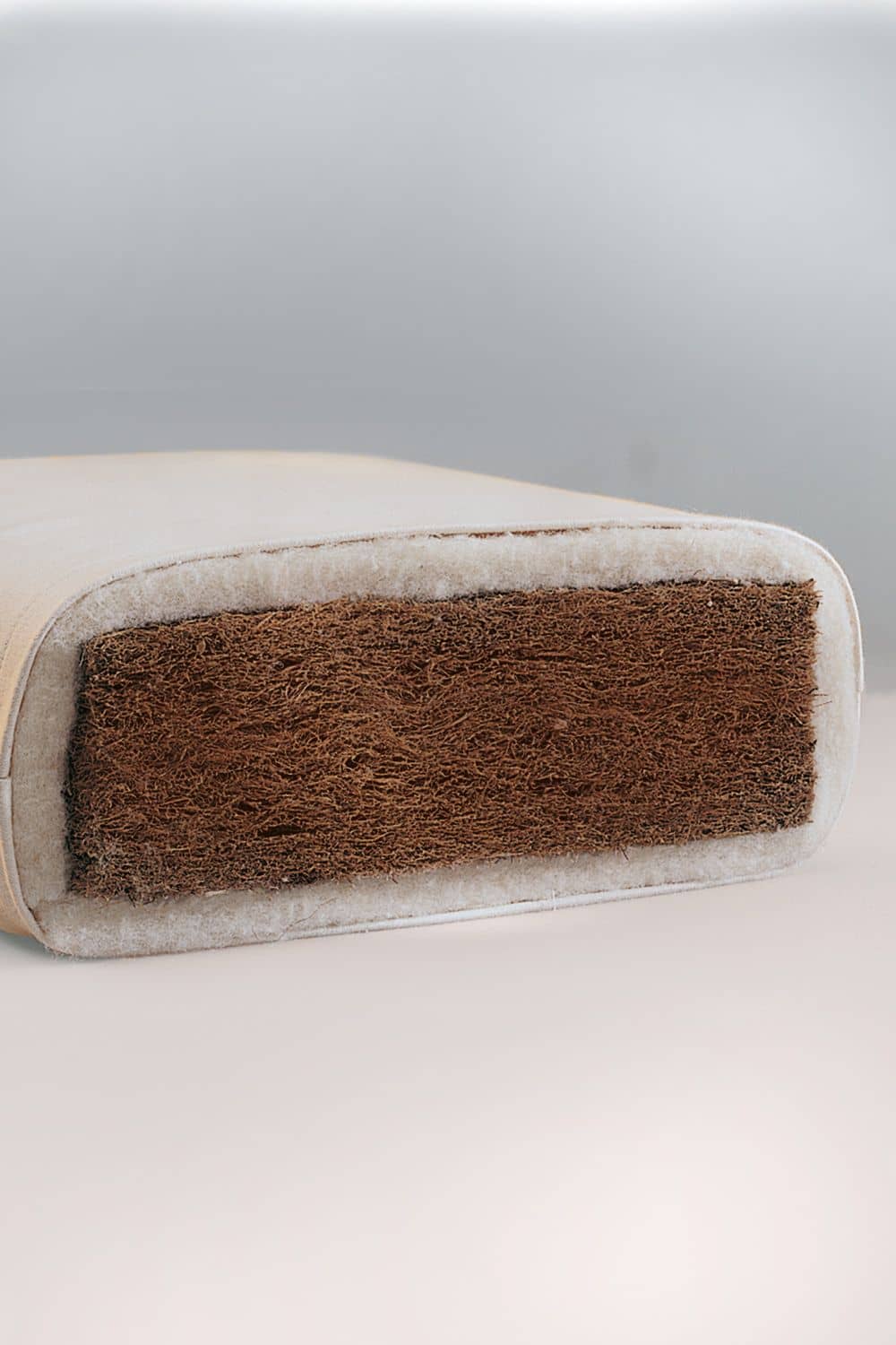 Kinder- & Jugendmatratze, latexierte Kokos, fest Querschnitt von Finkhof Kindermatratze aus bio Wolle (kbT), latexiertem Kokos und bio Baumwolle (kbA)