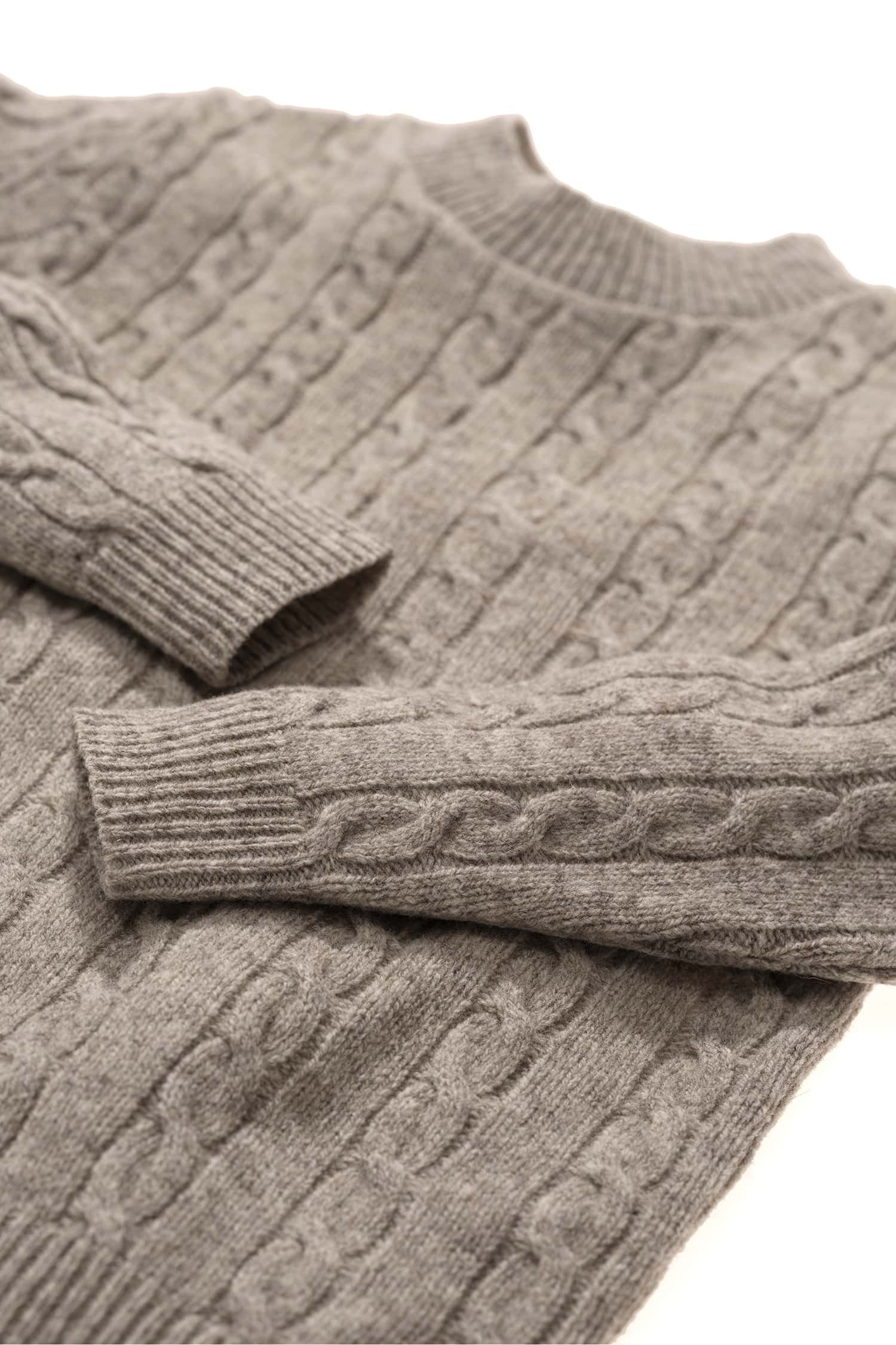 Finkhof-Zopfmuster-Wollpullover unisex grau Gr. L aus reiner Bio-Schurwolle Finkhof-Zopfmuster-Wollpullover unisex grau Gr. L aus reiner Bio-Schurwolle