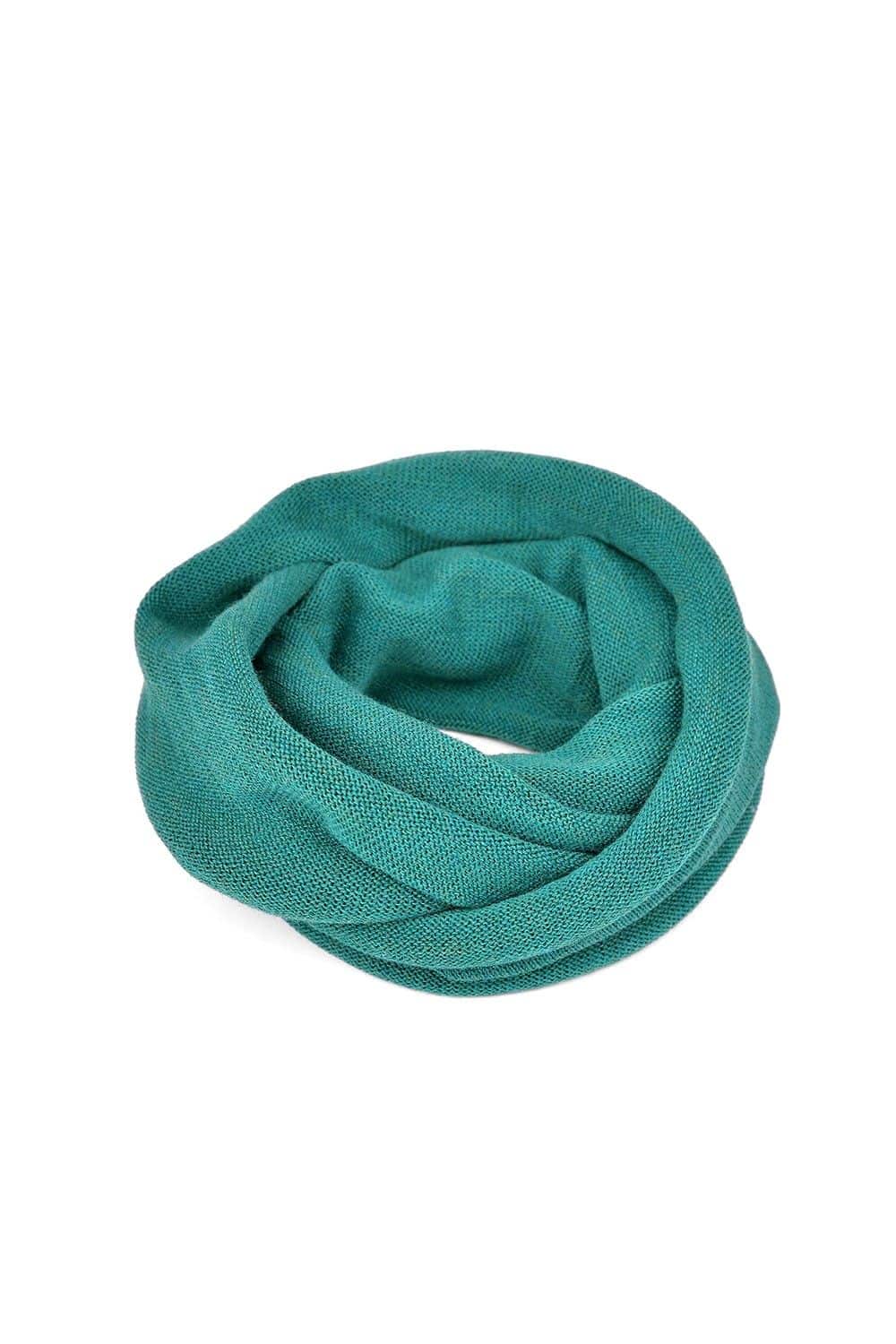 türkisen Schlauchschal aus bio Wolle (kbT) vom Finkhof, Freisteller