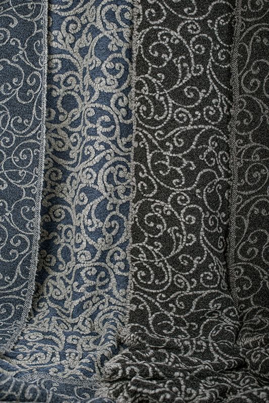 Rankenzauber Bahn anthrazitfarbener und jeansfarbener Strickstoff Rankenzauber aus bio Wolle (kbT) und Baumwolle (kbA)