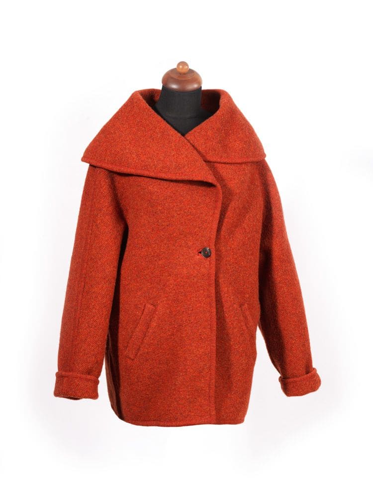 Jacke aus rotem Strickwalk aus bio Wolle (kbT) vom Finkhof