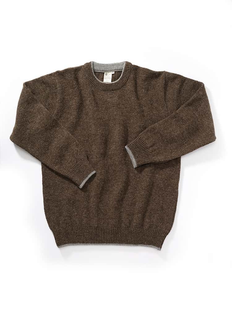 brauner ungefärbter Finkhof-Pulli aus bio Wolle (kbT), Freisteller