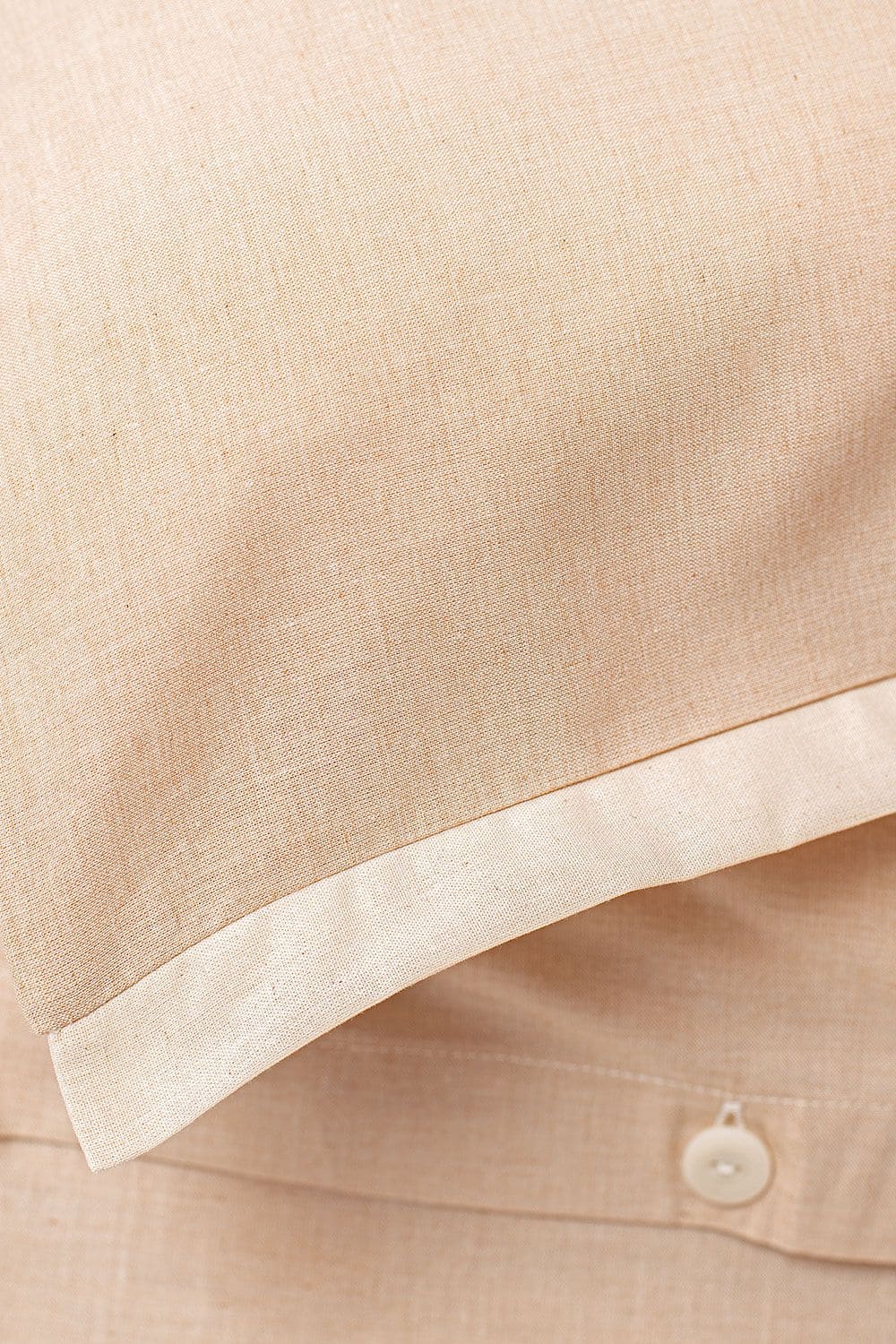 Detailfoto der ungefärbten Bettwäsche aus bio Baumwolle (kbA)