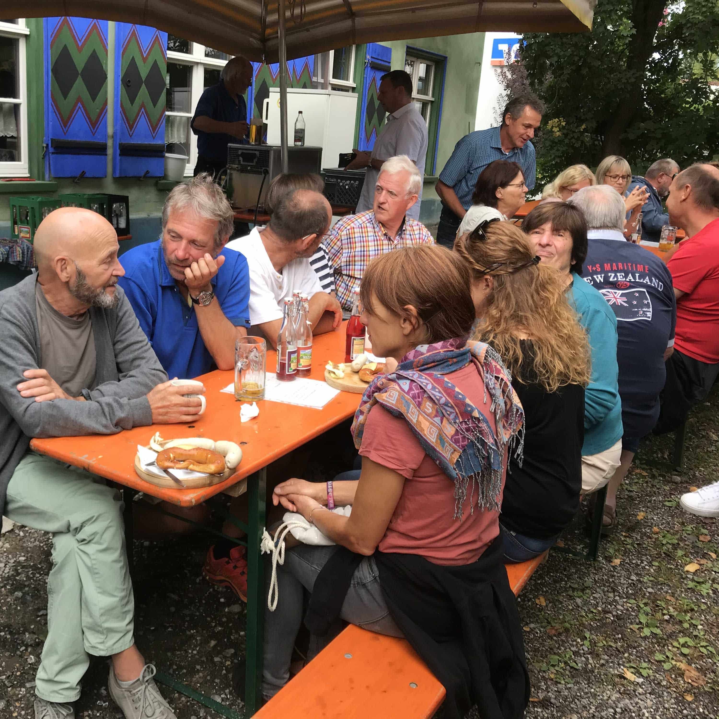 Frühshchoppen mit Weißwurst auf dem Finkhof