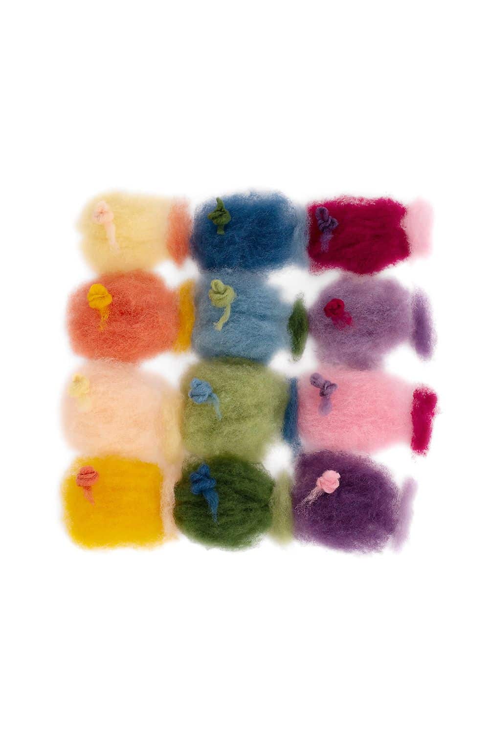 Märchenwolle Ton-in-Ton 100 g Märchenwolle aus bio Wolle (kbT) vom Finkhof in bunten Farben ausgelegt