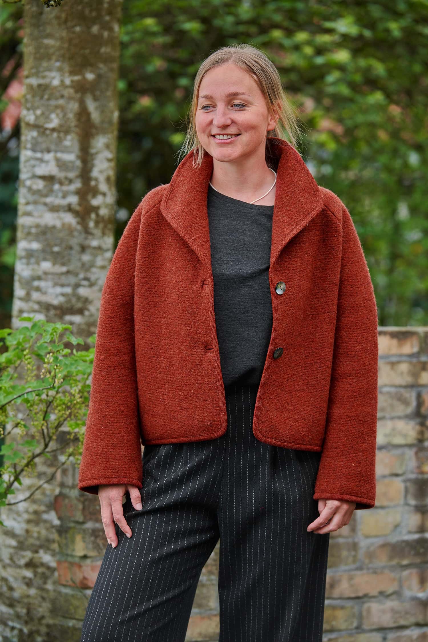 Damen-Kurzjacke aus Finkhof Strickwalk aus Bio-Schurwolle