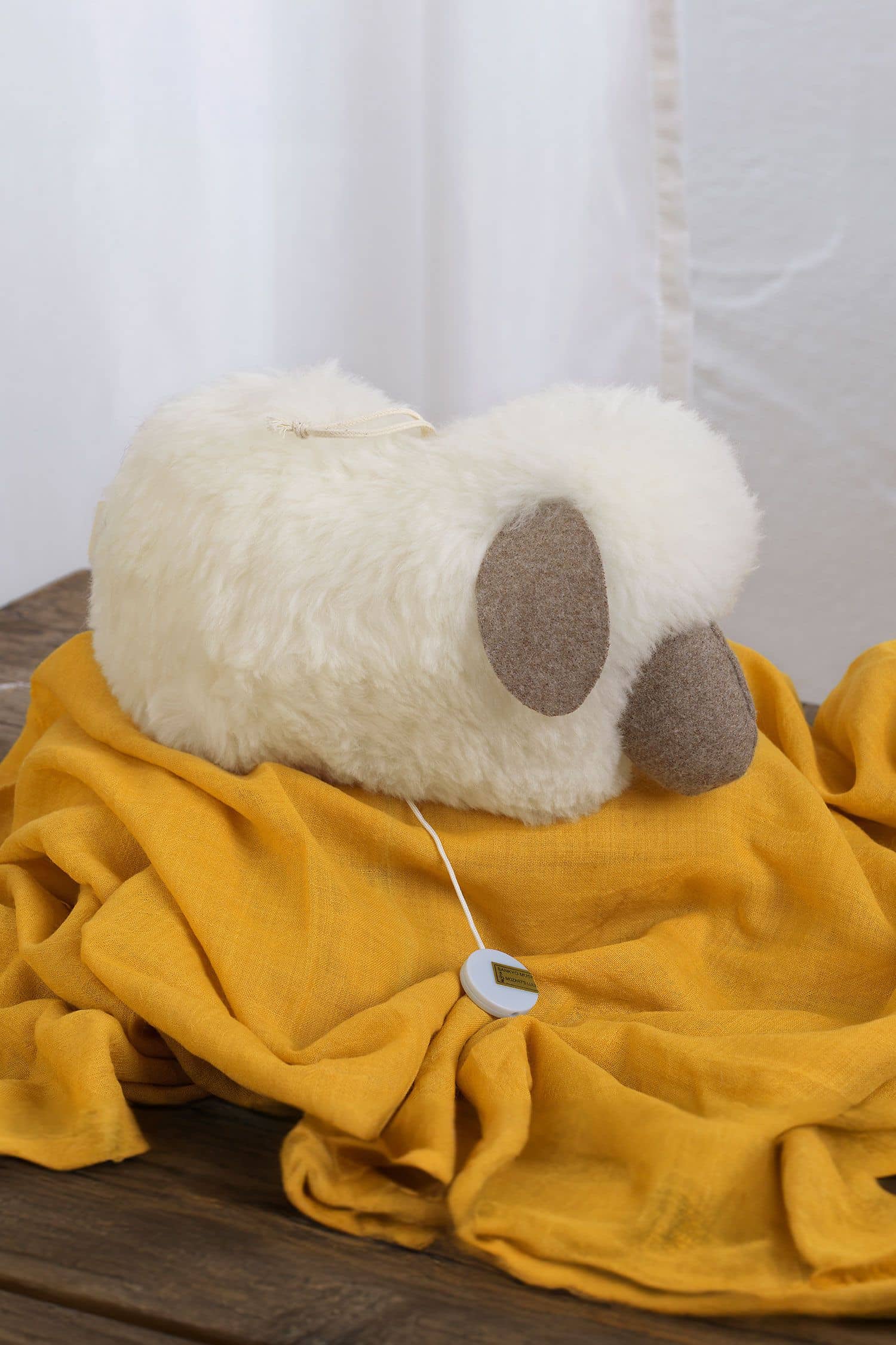 Schaf-Spieluhr aus Fell Spieluhr in Schafform as