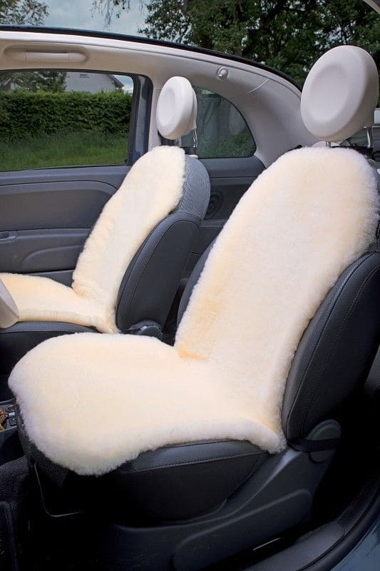 Autofell mit Bezug, groß großes Finkhof Autofell mit Bezug aus relugan gegerbtem Schaffell mit bio Baumwolle (kbA) in Auto mit offenem Dach