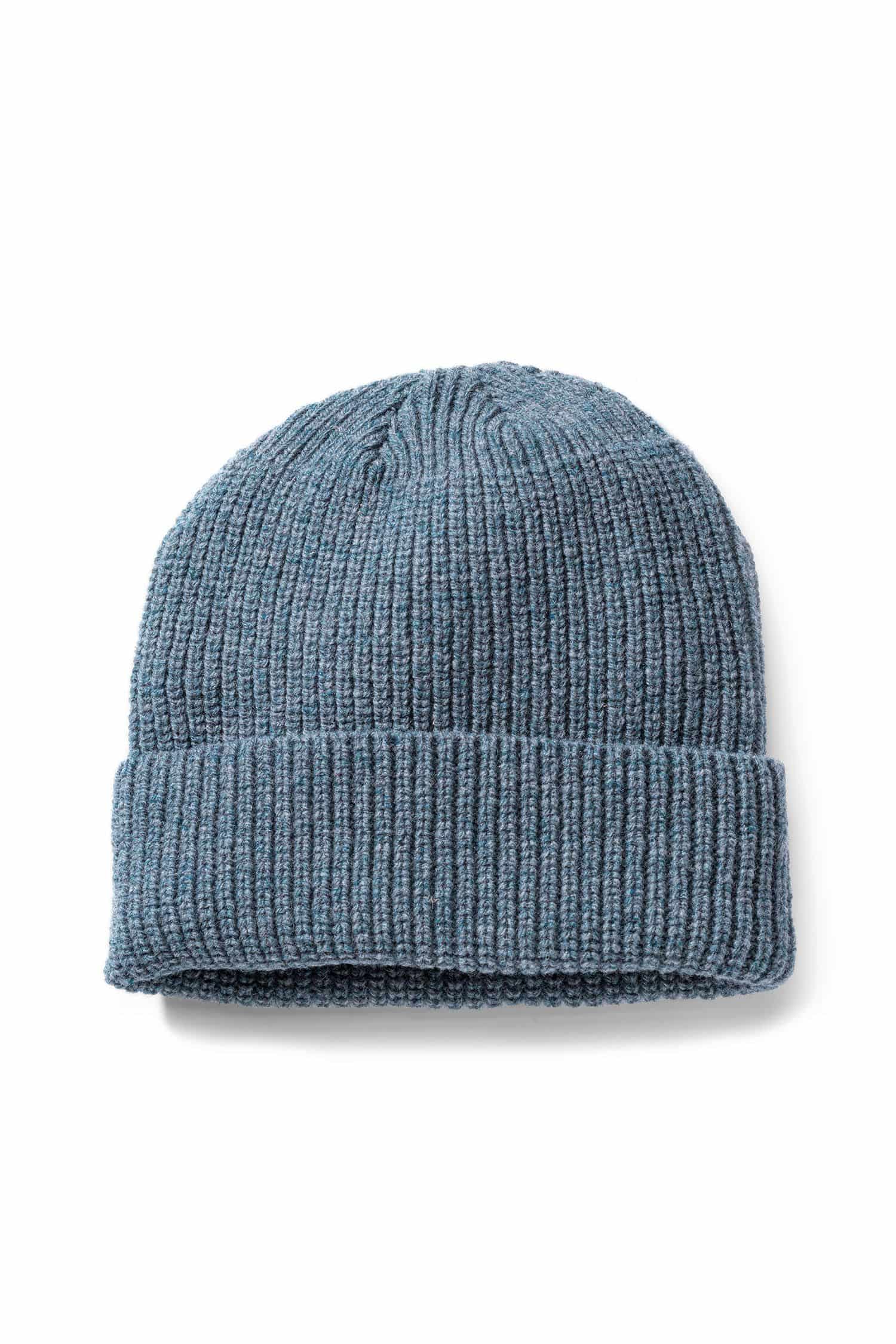 rauchblaue Finkhof Mütze aus bio Wolle (kbT), Freisteller