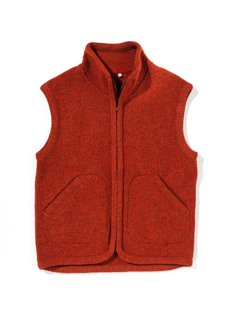 rote Wollwalkweste ohne Ärmel aus bio Wolle (kbT) vom FInkhof, Freisteller