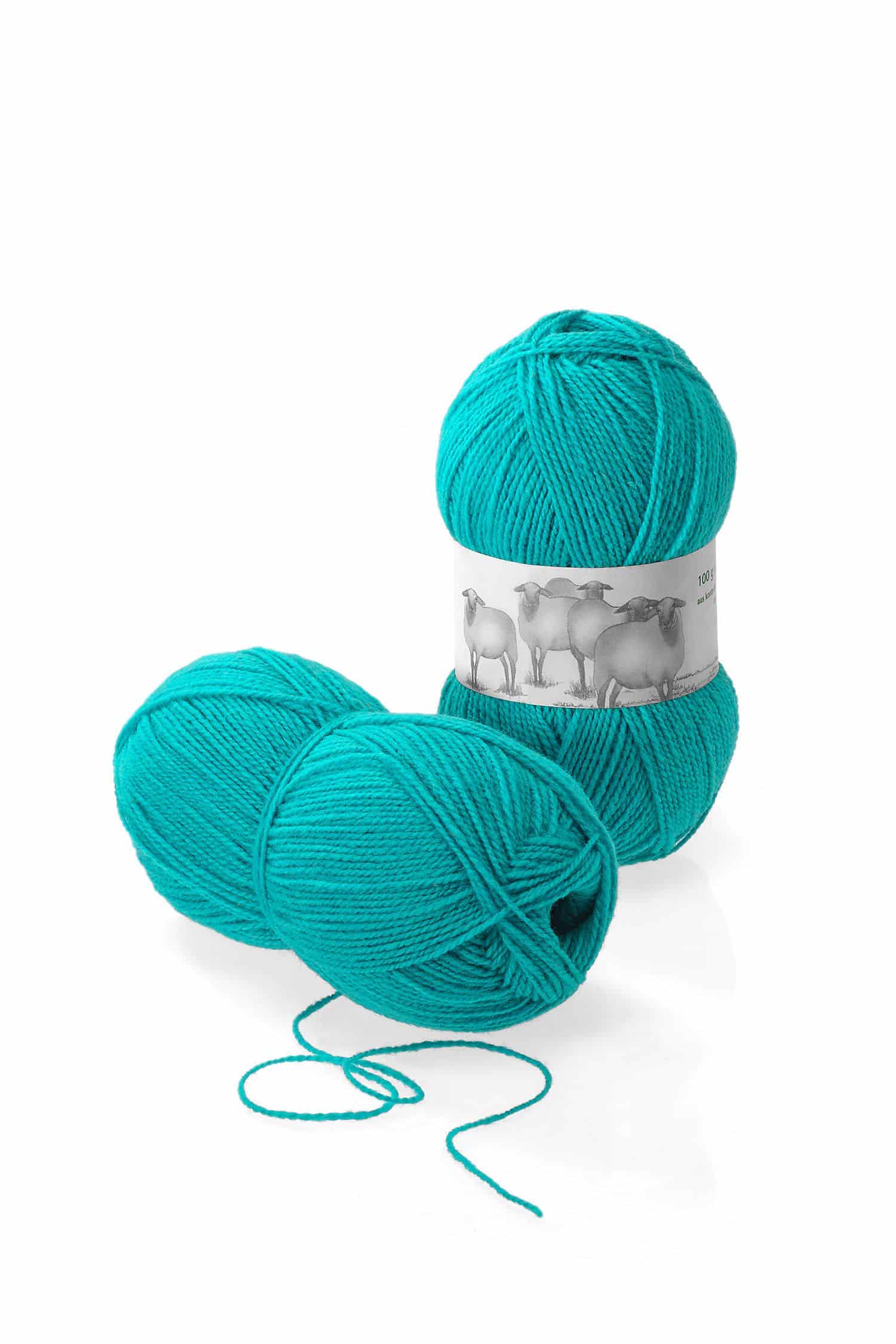 dünne Finkhof Merinowolle aus bio Wolle (kbT) in türkis, Freisteller
