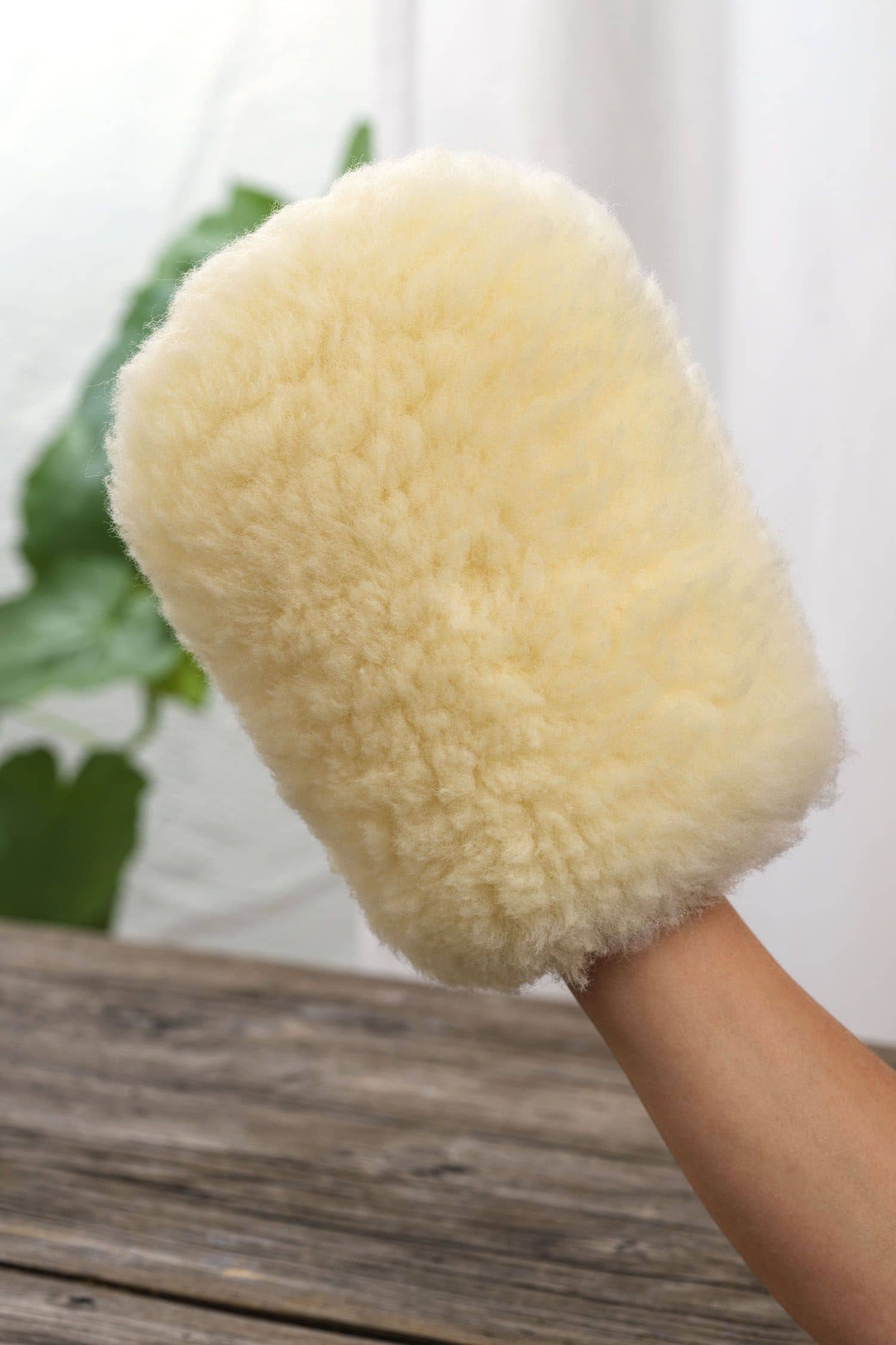 gelblicher Staubhandschuh vom Finkhof aus relugan gegerbtem Schaffell